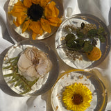 Resin floral coaster featuring real preserved flowers, handcrafted by Happihome for elegant home décor and gift sets.