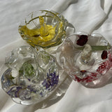 Scalloped resin ring dish with preserved flowers, handcrafted by Happihome for elegant jewelry display and floral décor.