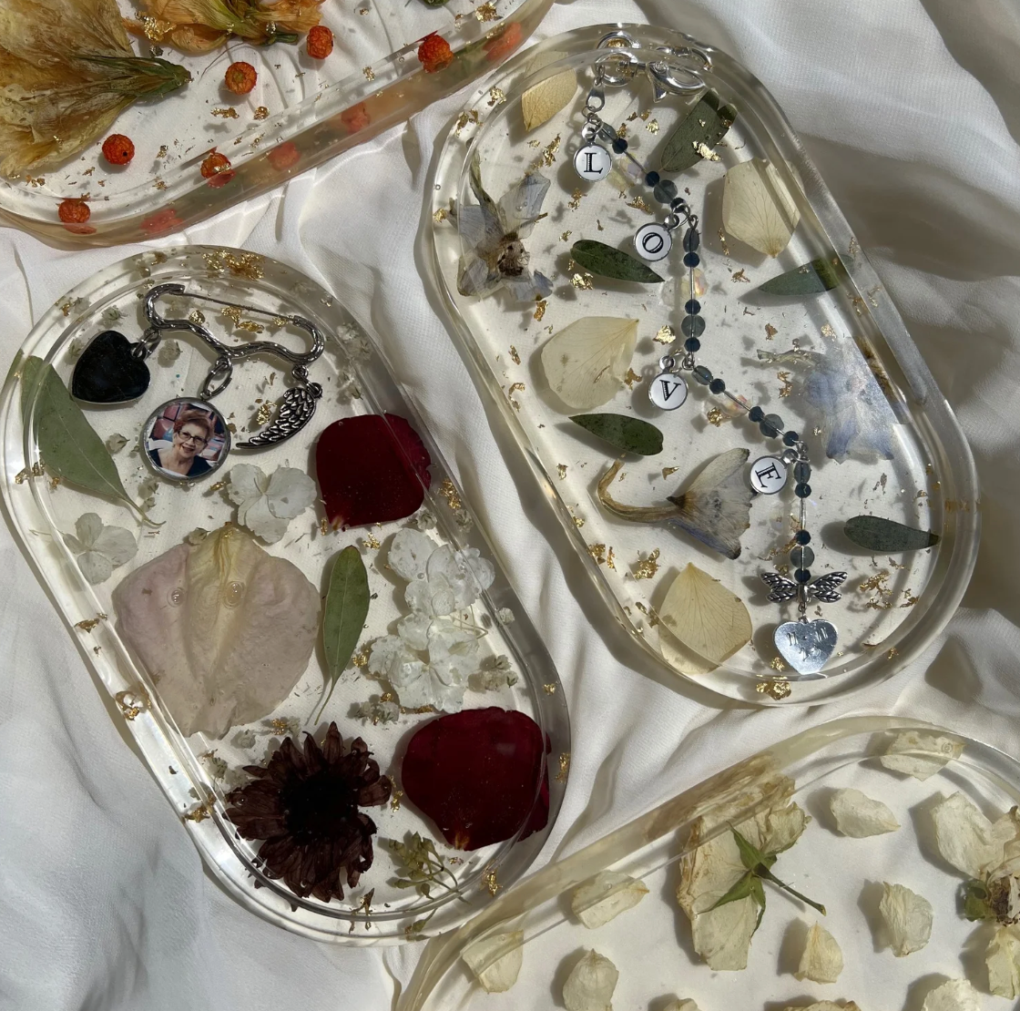 Resin trinket tray featuring real preserved flowers, photo and name, handcrafted by Happihome for stylish keepsake and décor use.