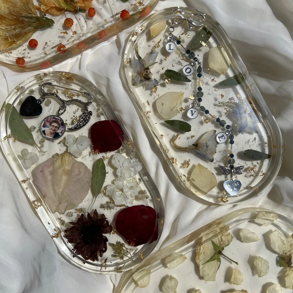 Resin trinket tray featuring real preserved flowers, photo and name, handcrafted by Happihome for stylish keepsake and décor use.